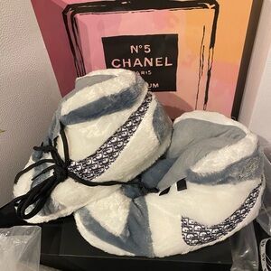 Fashion Slippers NWT